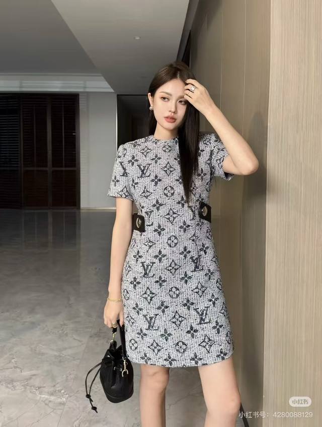 New arrival Louis Vuitto* Donkey 2025 new arrival Printed jacquard dress Customi