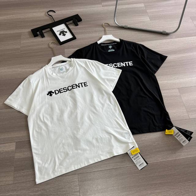 The official website is selling a one-to-one replica Dscente overseas version of