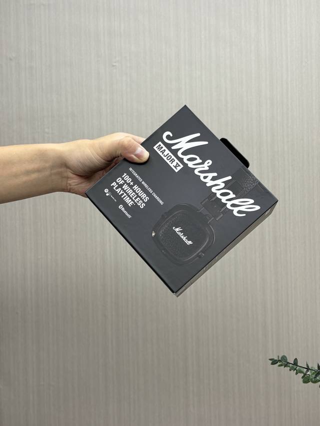 Scarce authentic product, different from any purchasing agent on the market! The