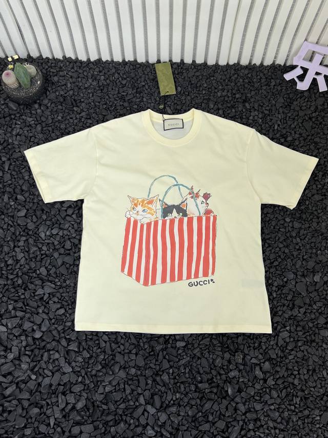 Gucci solid color cartoon three kittens pattern logo print round neck loose casu