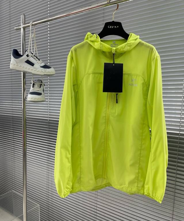 Price reduction benefits! For the popular Arc'teryx series sun protection clothi