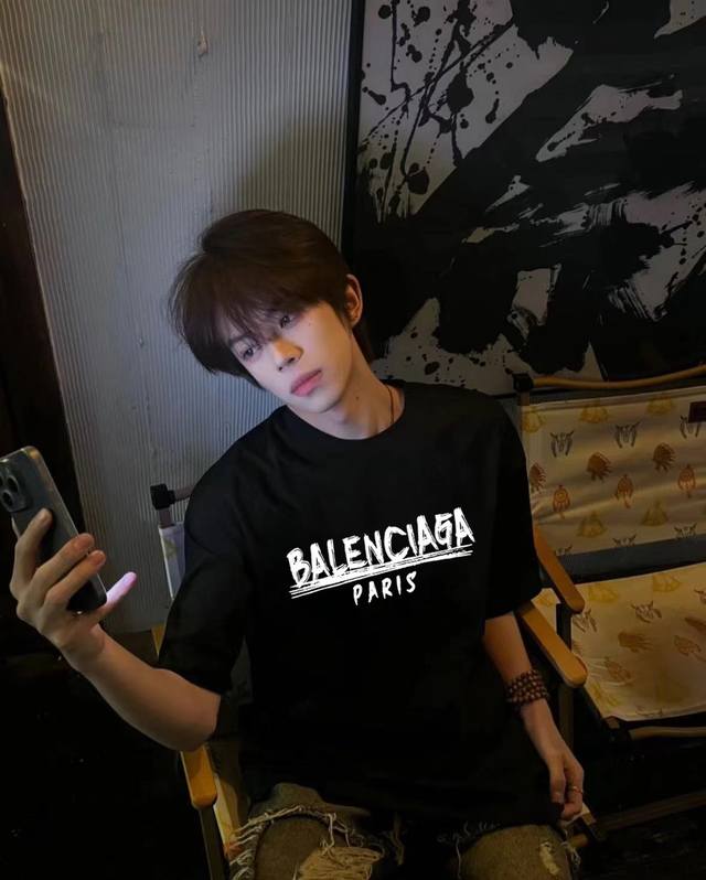 Balenciaga round neck short sleeve half sleeve T-shirt The fabric is made of 260