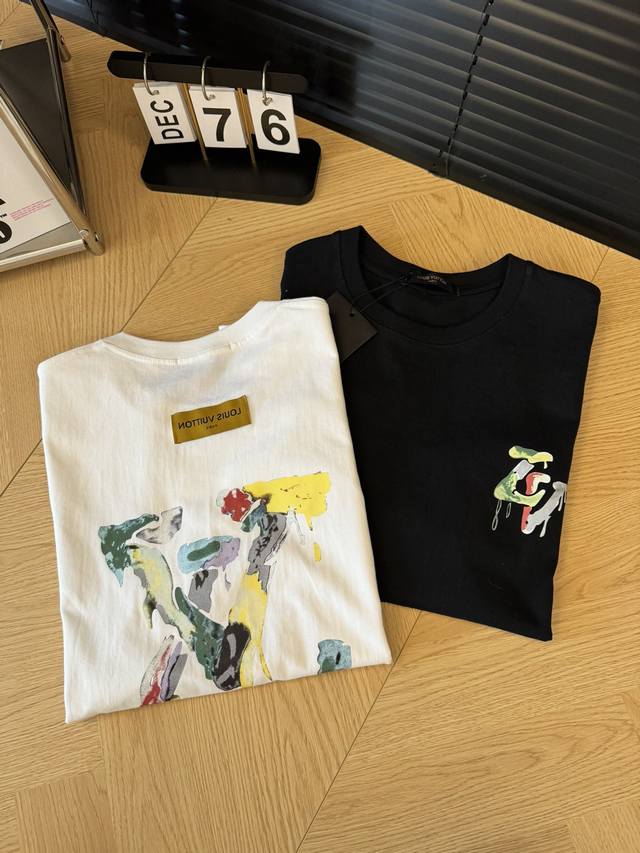 Louis Vuitton 24Ss summer graffiti print couple short-sleeved T-shirt Fabric: 24