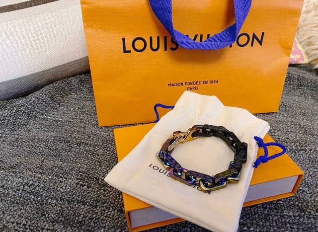 Lv Louis Vuitton quenched colorful color matching bracelet with full packaging T