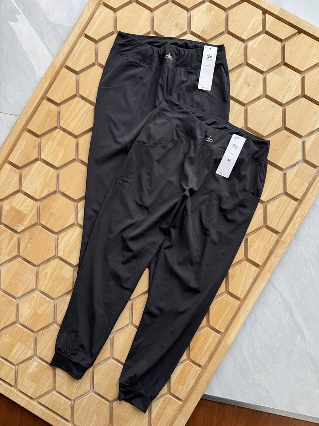 Alo high waist slim pants, slimming all black king** ** Size Guide** **Size S**