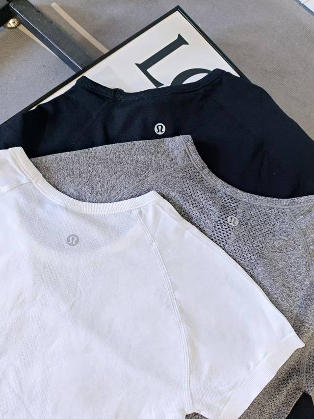 Details Lulu slim fit breathable sports T-shirt Because I usually have a fitness