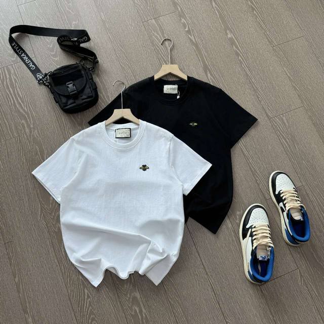 25 New Gucci Little Bee Unisex Basic Edition Short Sleeve T-shirt Gucci's new en