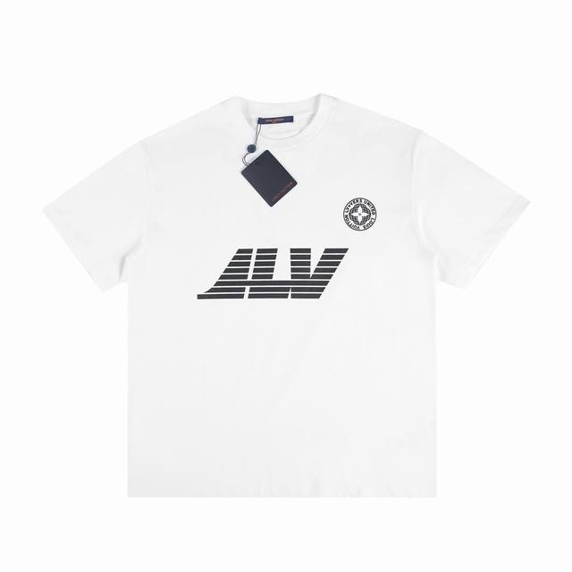Lv Compass Round Neck Short Sleeve is made of 15S plain woven high-quality cotto