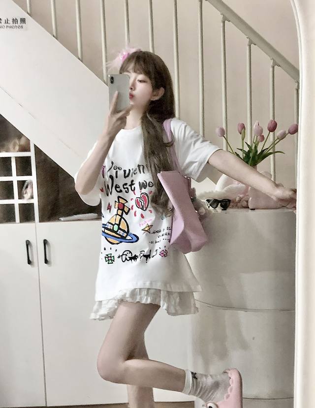 Vivi101# Exclusive model Vivienne West Wood Queen Mother Vivian graffiti spray-p