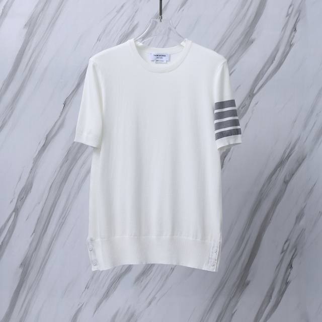 Item No.: M27 Tb ice silk wool sweater round neck T-shirt four stripes half slee