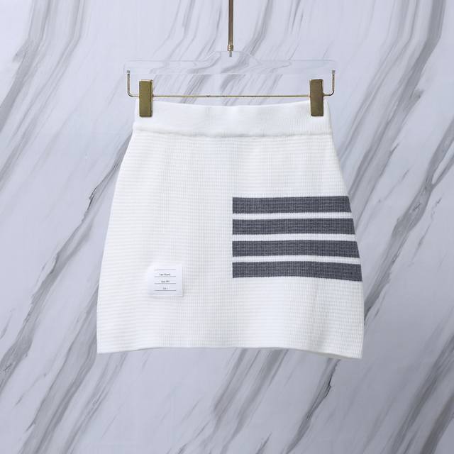 Item No.: D30 Tb four-bar knitted miniskirt waffle pattern hip skirt Thom Browne
