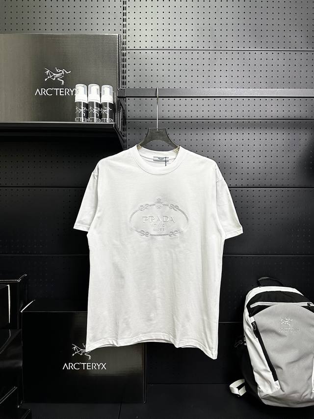 Model number: Dj1530 Prada top-end Prada 10,000-needle embroidery chest large lo
