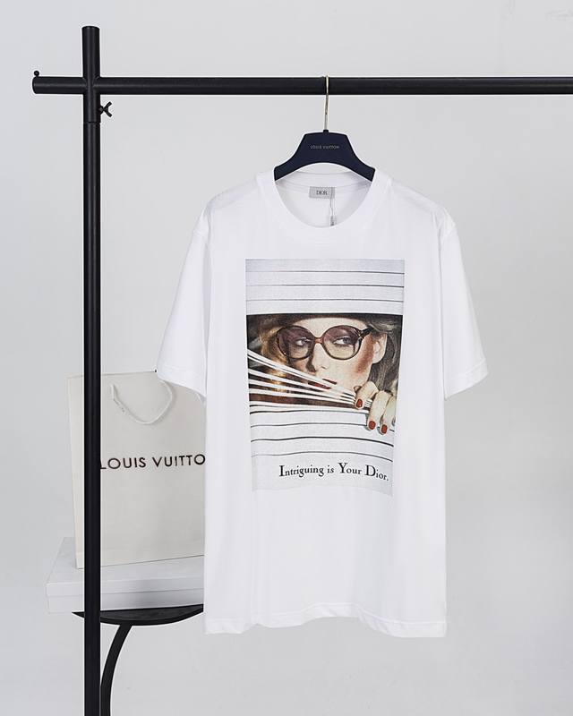 Top version. Official quality Dior portrait magazine print short-sleeved T-shirt