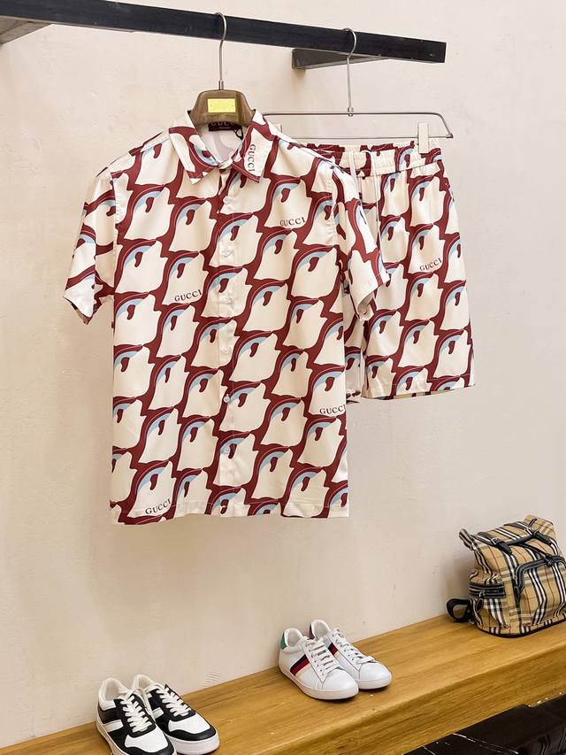 Special price 2025 summer new Gucci printed lapel short-sleeved shirt set, high-