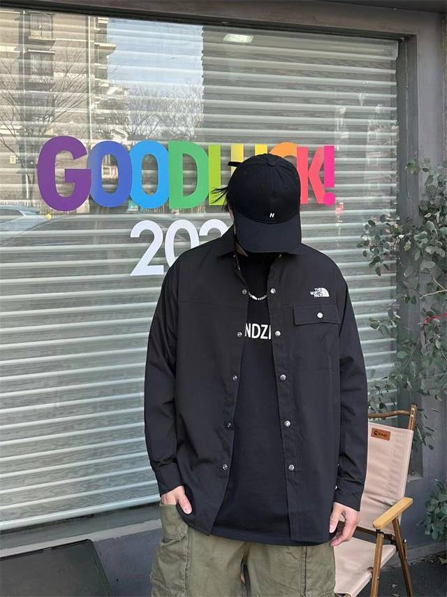 Style number: 7409 Tnf The North Face Logo embroidered zipper hooded jacket wind
