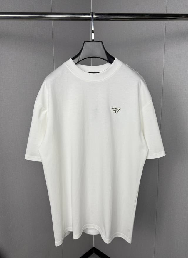 Prada new triangle logo round neck T-shirt Custom fabrics Hand-cut embroidery Ex