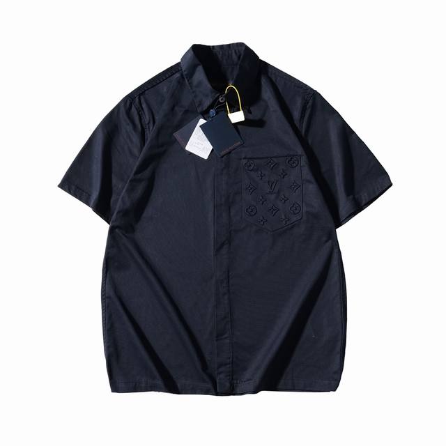 Lv Monogram Pocket Short Sleeve Shirt This short sleeve shirt is made of comfort