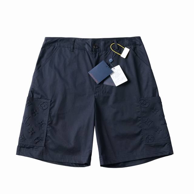Lv Monogram Pocket Shorts This short-sleeved shirt is made of comfortable and sl