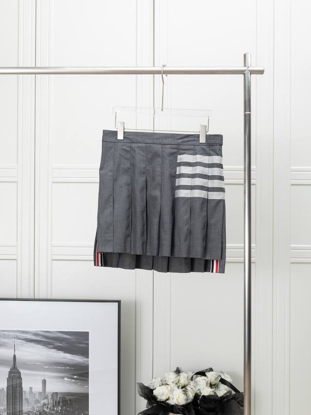Original and highest version Thom Browne yarn-dyed four-bar short skirt with sho