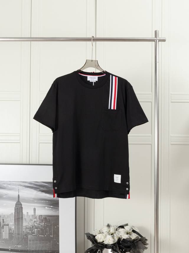 New chest pocket three-color stripe round neck short sleeves Exclusive delivery