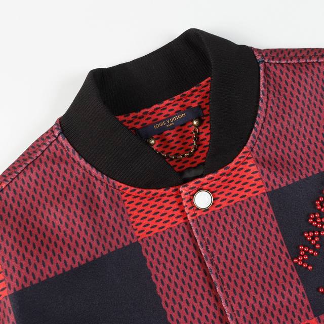 W10 Lv checkerboard positioning flower baseball jacket adopts bubble bead techno