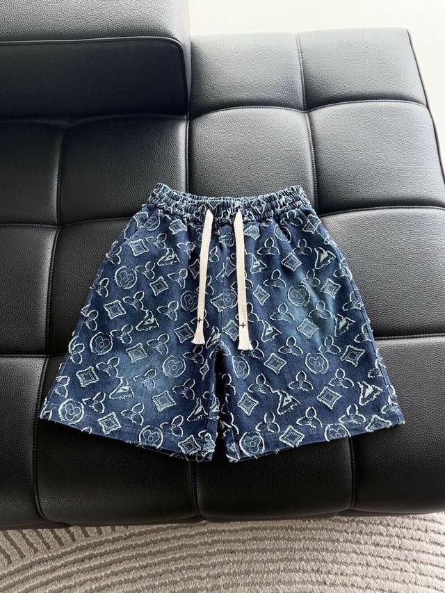 Lvjia's new jacquard full-print three-dimensional patch logo suit. The whole gar
