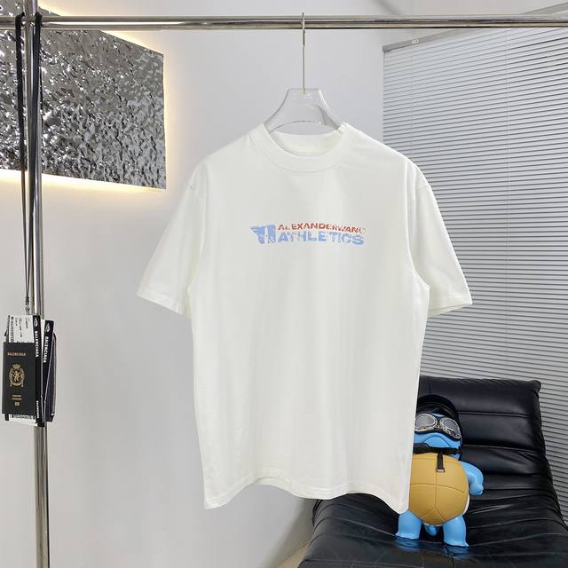 High-quality Aw King short-sleeved T-shirt, a new hit classic model. Made of hig