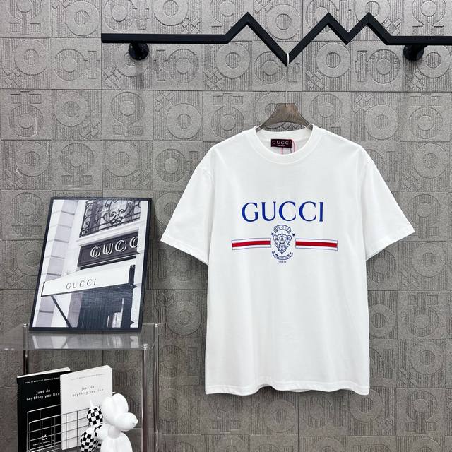 Gucci boutique letter logo belt shield logo flocking process 330g round neck sho