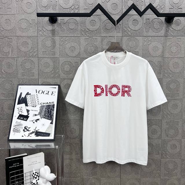 Dior Dior boutique simple Logo letters three-dimensional glue red bottom flockin