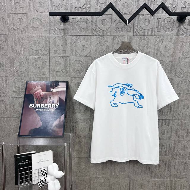 Burberry boutique hollow warhorse Logo with three-dimensional glue technology 33