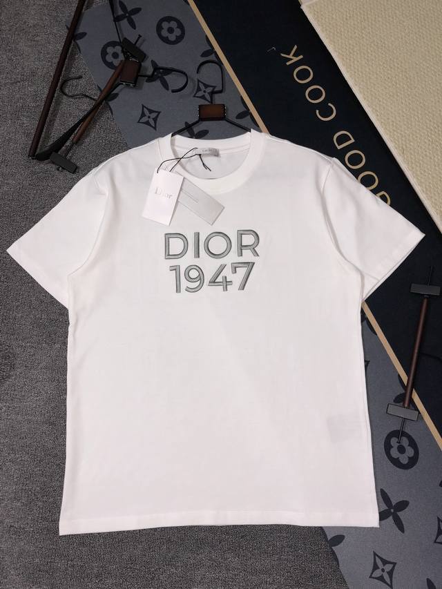 Dior short-sleeved T-shirt Craftsmanship: Embroidery Size: S~Xl Color: Black and