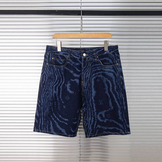 Louis Lv 2025Ss new denim shorts ripple texture denim shorts Light luxury men an