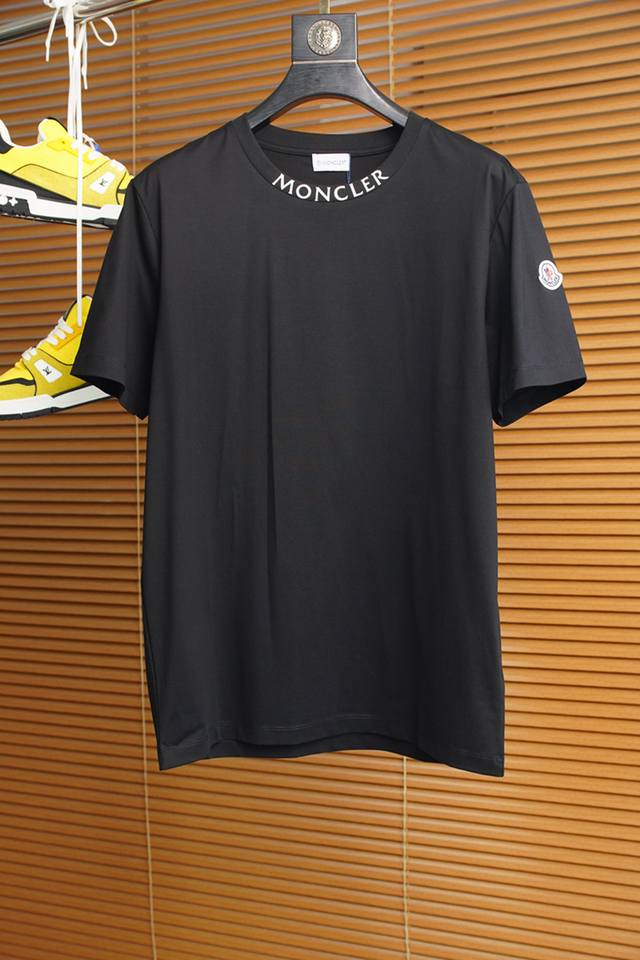 Moncler's new front logo short-sleeved T-shirt, the same style as ZG, the chest