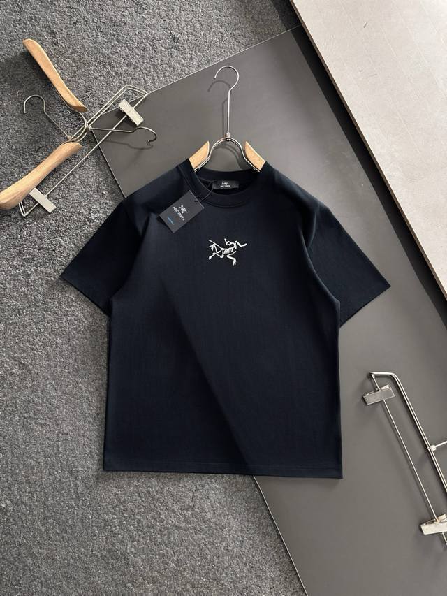 Arc 2025Ss Spring and Summer latest round neck fashion short-sleeved T-shirt, of