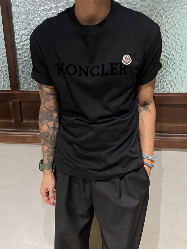 Moncler's new summer flocked letter printed cotton T-shirt is so amazing This T-