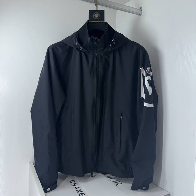Moncler jacket windbreaker! Soft and comfortable, windproof and rainproof and su
