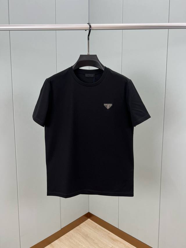 Prada. Prada 25 spring and summer classic enameled triangle metal logo short-sle
