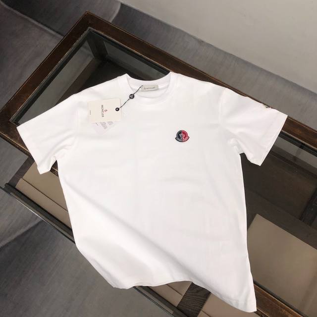 Moncler 24 latest couple short-sleeved T-shirt ~ The fabric is comfortable and b