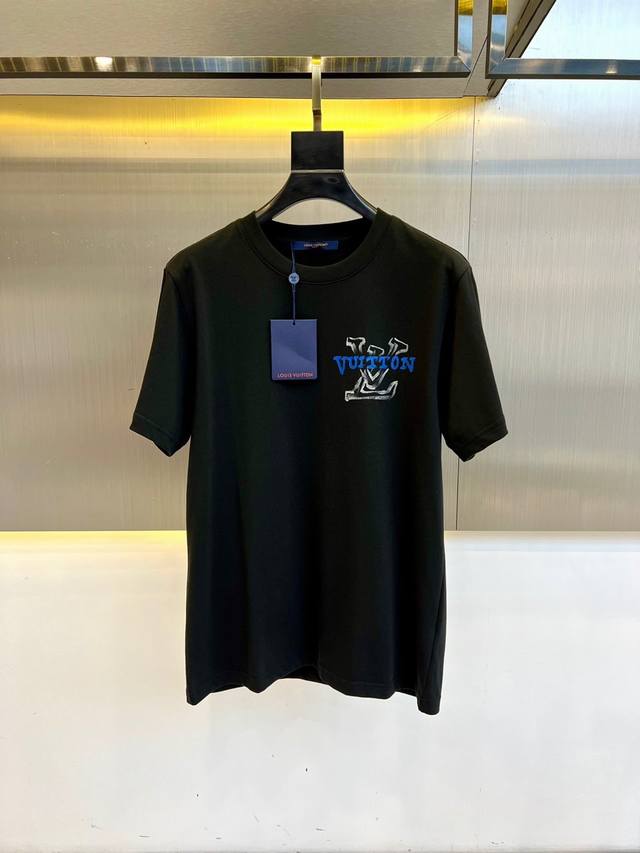 Lv, 2025 Spring and Summer Men's New Round Neck Short Sleeve T-shirt. Imported w