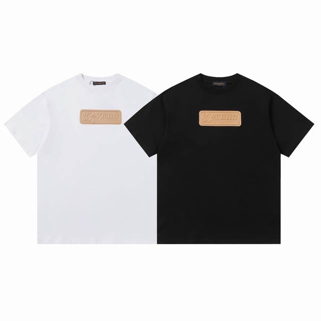 Louis Vuitton new short-sleeved T-shirt, embossed brand name logo on the chest.