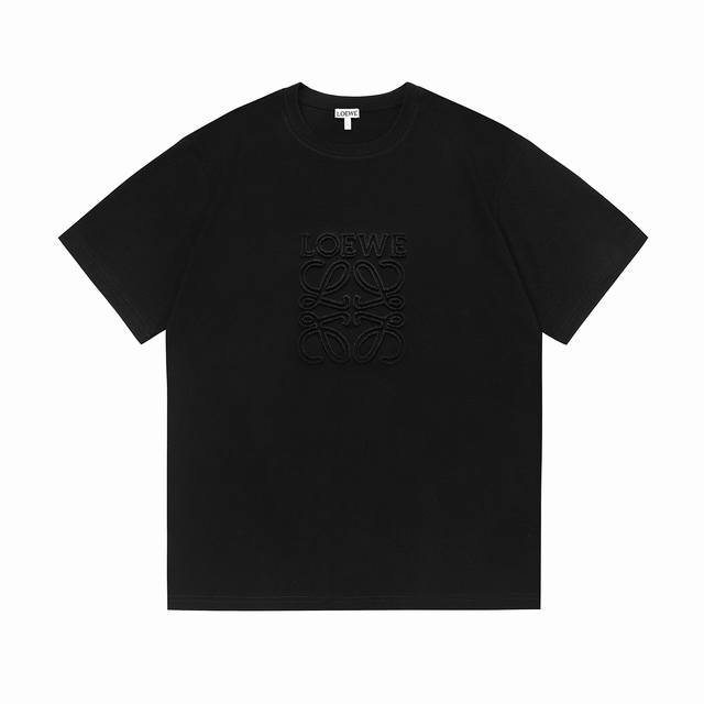 Loewe's granular three-dimensional letter embroidery Logo is exquisitely upgrade