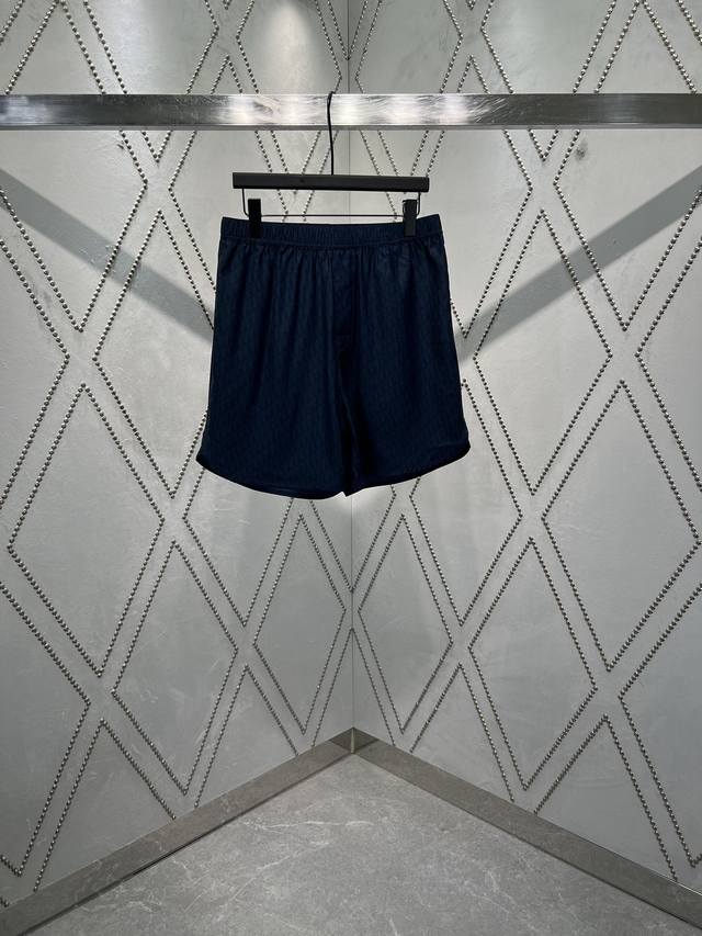 The new Dior 25Ss shorts feature Dior's iconic Oblique print. Crafted from navy