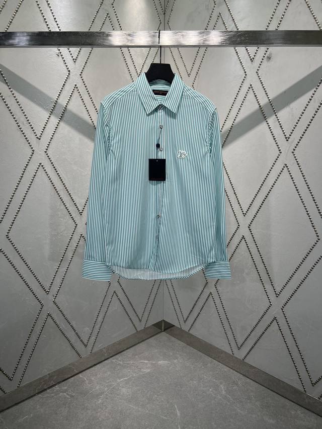The new cotton long-sleeved shirt from LVJIA 25Ss uses Monogram jacquard as the