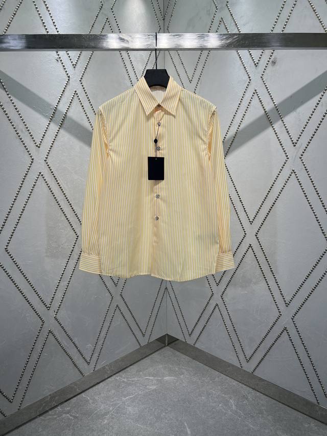 The new cotton long-sleeved shirt from LVJIA 25Ss uses a monogram jacquard backg
