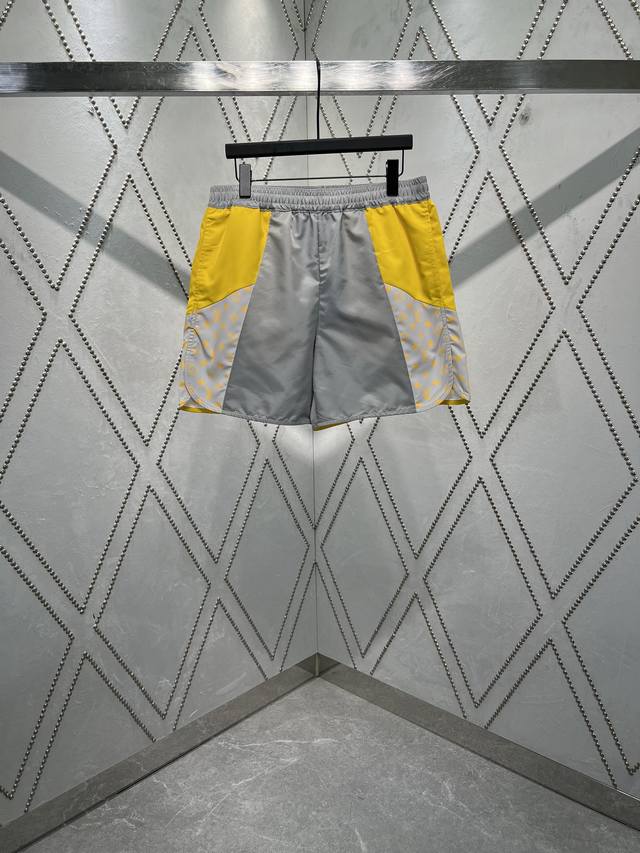 The new LVJIA 25Ss sports shorts are made of lightweight contrasting technical f