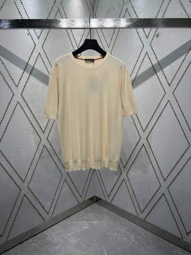 Lp 25Ss A new regular fit, short-sleeved pullover in a clean knit design that hi