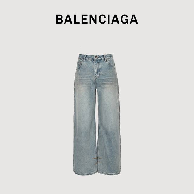 Balenciaga 25Ss Bagga wide-leg jeans are made of high-density cotton denim, whic