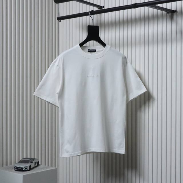 Balenciaga 25Ss front and back letter glued short sleeves are made of customized