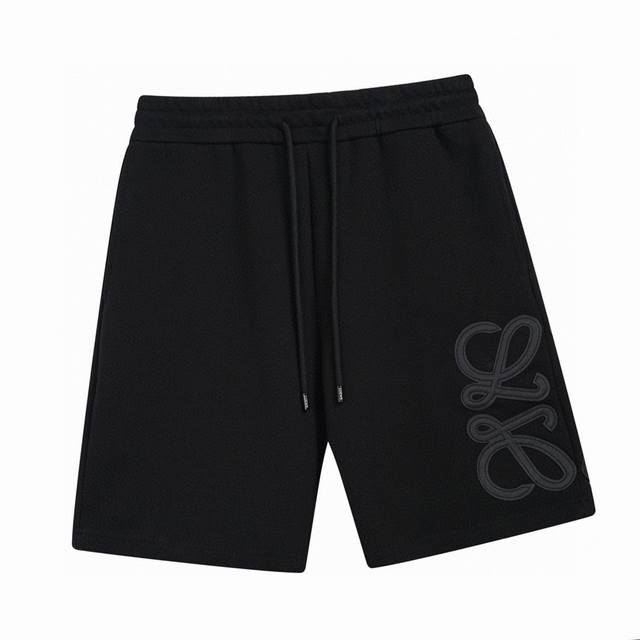 Loewe summer new leather logo casual shorts, very delicate feel. Comfortable upp