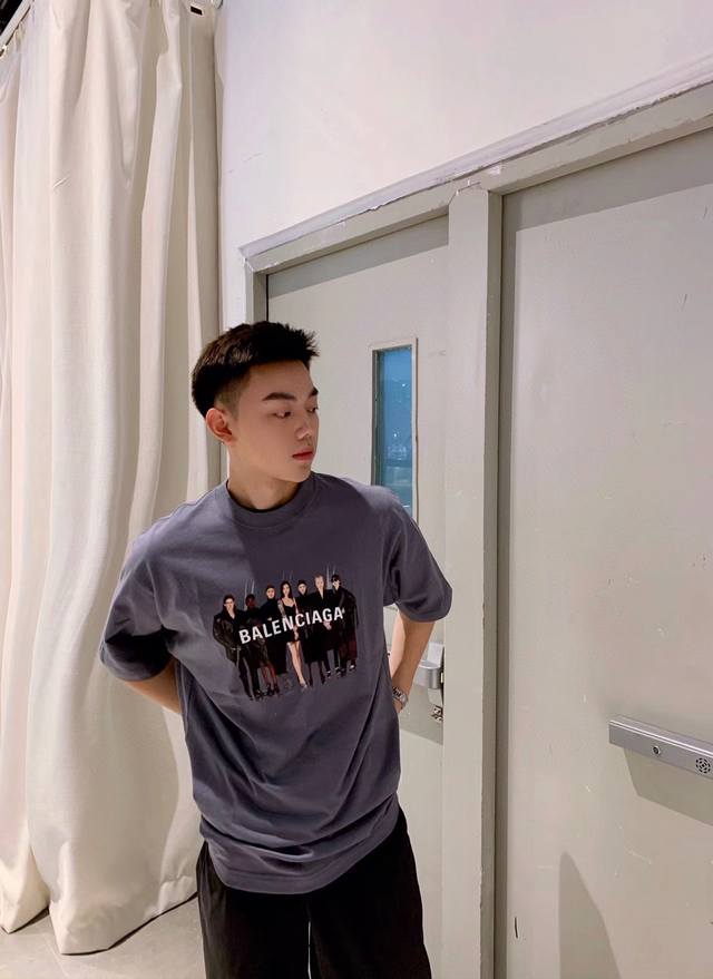 New arrival! Balenciaga classic short-sleeved T-shirt, play with the classic in